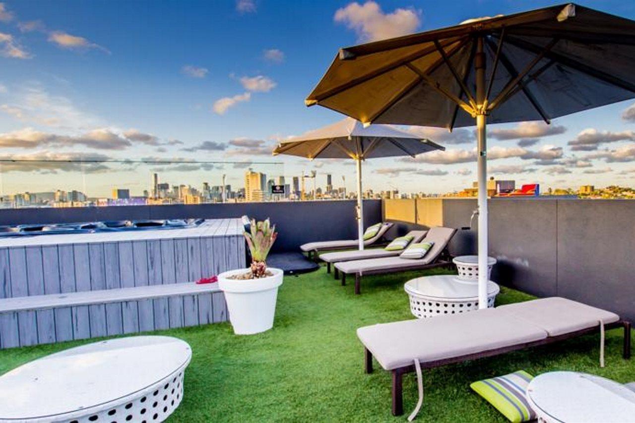 Eastwood Apartments Брисбен Экстерьер фото Rooftop pool at the Hotel